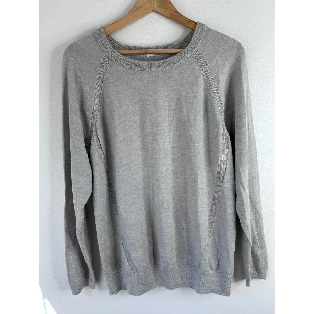Lululemon Gray Merino Wool Blend Crew Neck Sweater Womens M Athleisure Stretch
